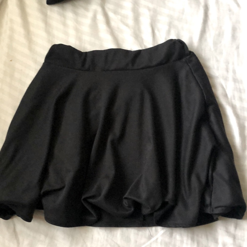 Black skater skirt